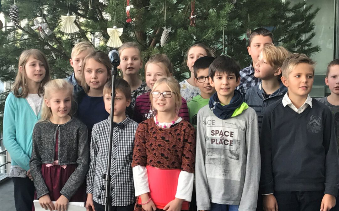 Weihnachtsbaum Singende Kinder Jens Koeppen Mdb