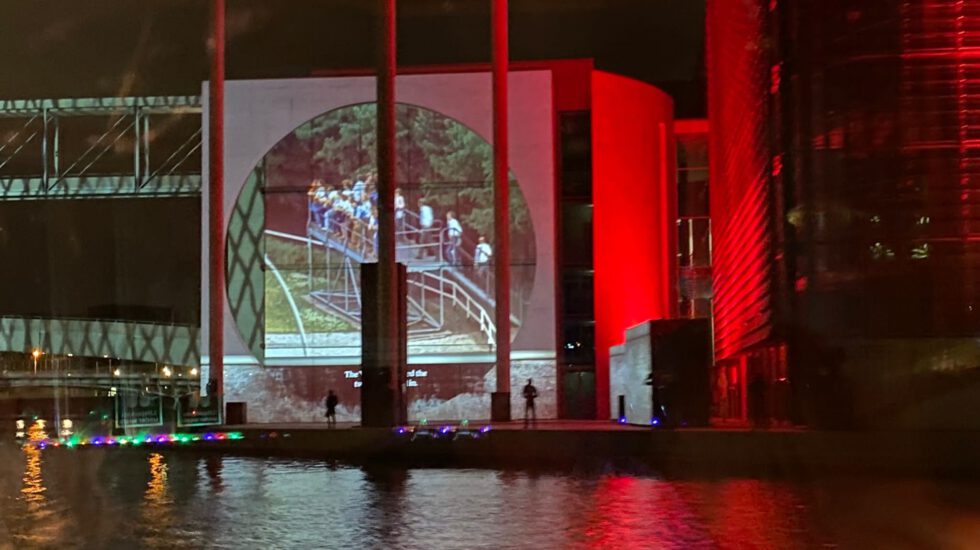 Film und Licht­projektion am Bundestag Jens Koeppen MdB